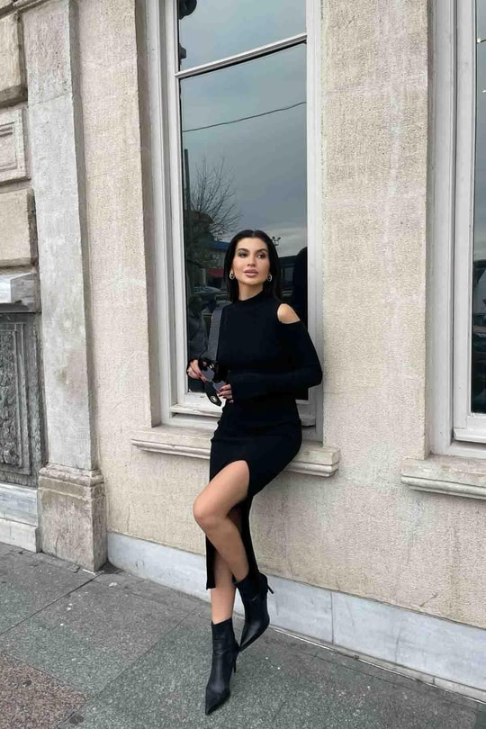 Omzu Açık Çan Kol Triko Elbise Siyah