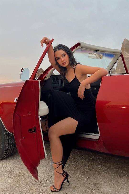 Shine Yırtmaçlı Olena Elbise Siyah