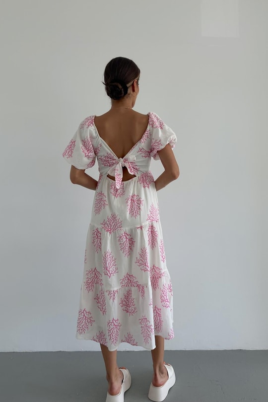 Sırt Bağlamalı Mercan Desen Elbise Pembe
