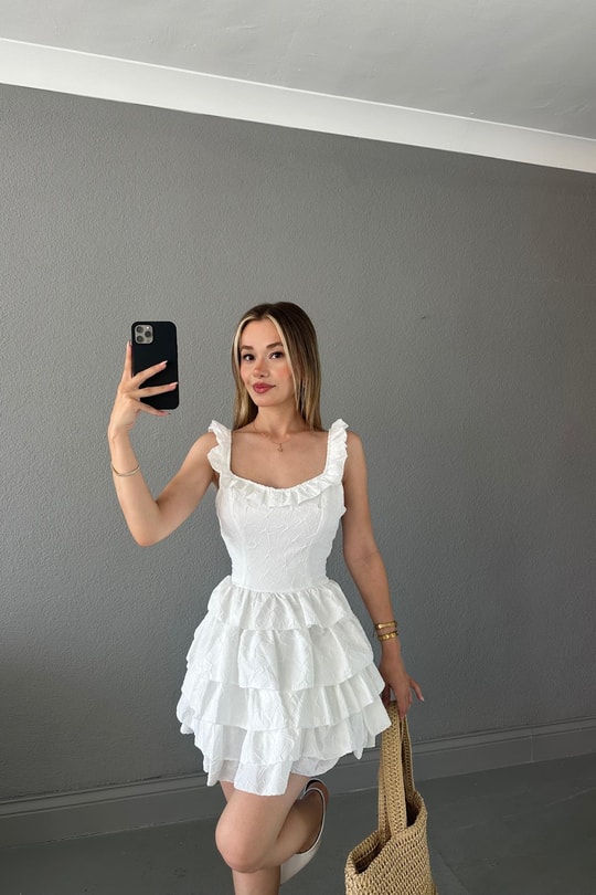 Yakası Fırfırlı KatKat Elbise Beyaz