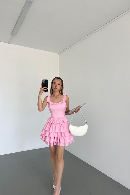 Yakası Fırfırlı KatKat Elbise Şeker Pembe