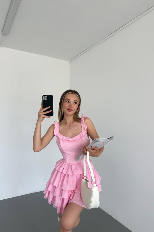 Yakası Fırfırlı KatKat Elbise Şeker Pembe