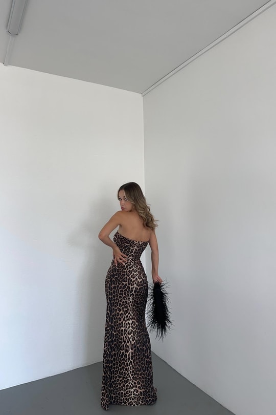Yırtmaçlı Leo Straplez Elbise Kahve