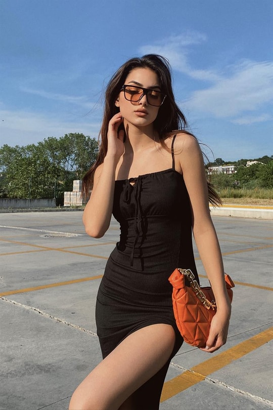 Yırtmaçlı Mira Elbise Siyah