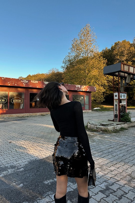 Büyük Pullu  Etek Siyah