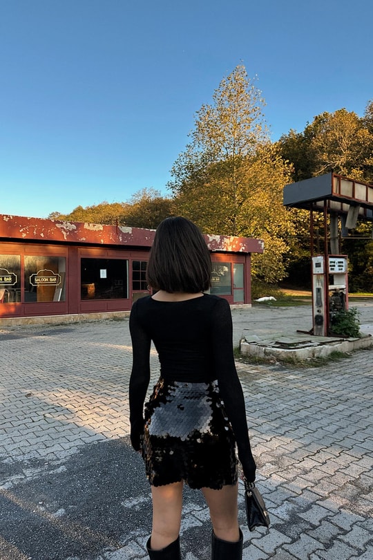 Büyük Pullu  Etek Siyah