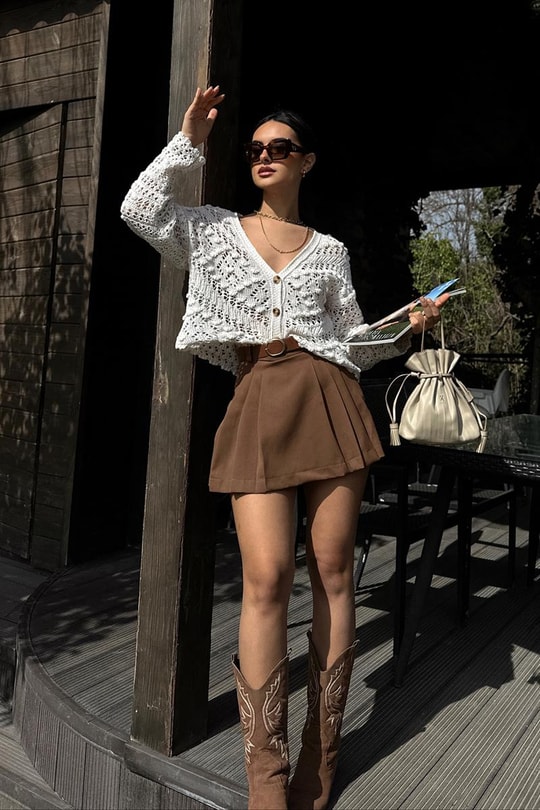 Kemerli Pile Detay Mini Etek Kahve