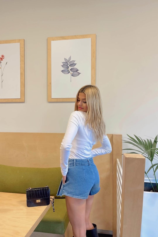 Kesik Paça Şortlu Denim Etek Mavi