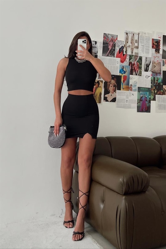 Mini Yırtmaçlı Basic Etek Siyah