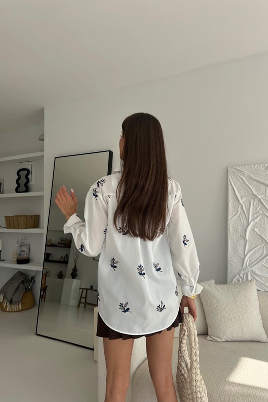 Çiçek Nakışlı Gömlek Ekru
