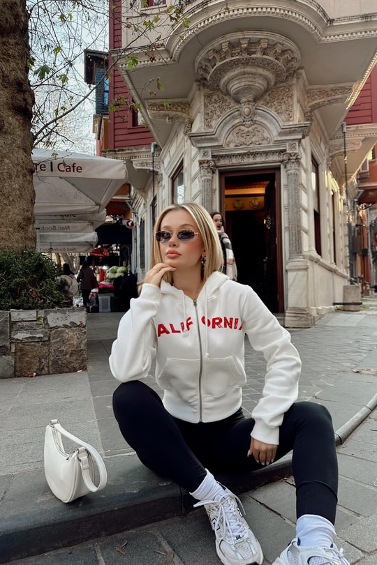 California Baskılı Cropped Hırka Ekru