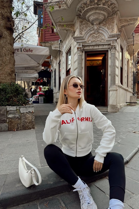 California Baskılı Cropped Hırka Ekru