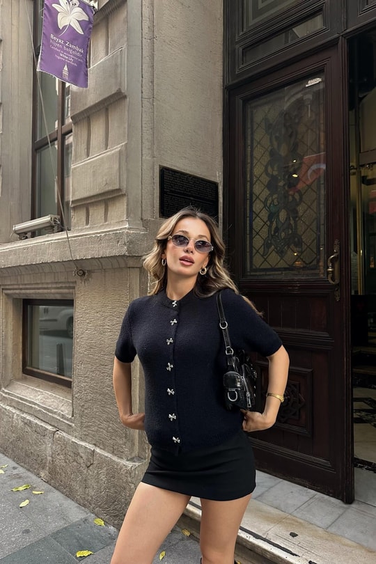 Fiyonk Düğmeli Yumoş Hırka Siyah