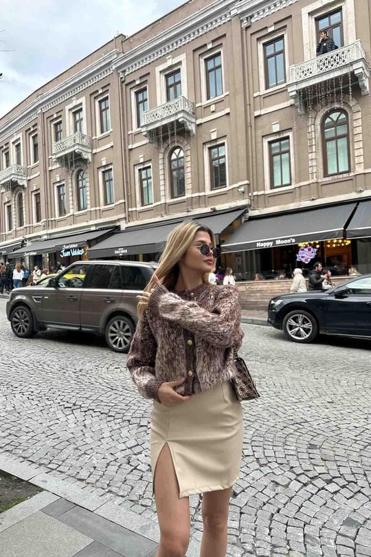 Gold Düğme Yumoş Hırka Kahve