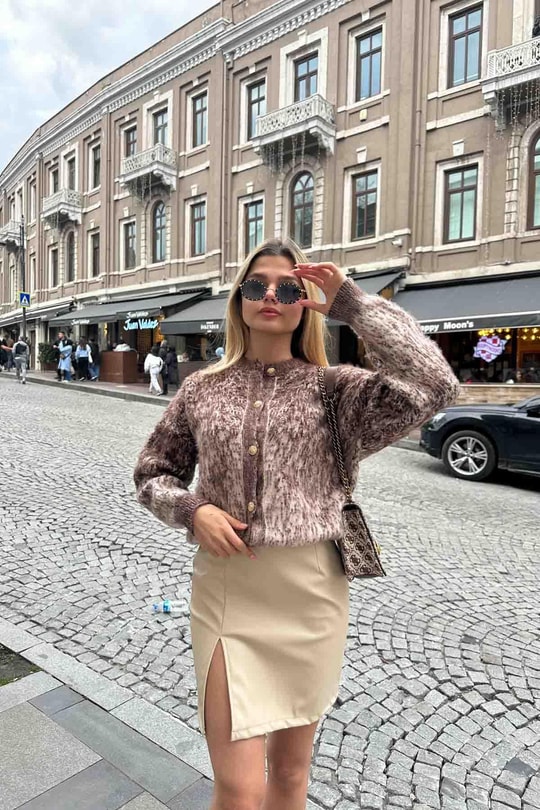 Gold Düğme Yumoş Hırka Kahve