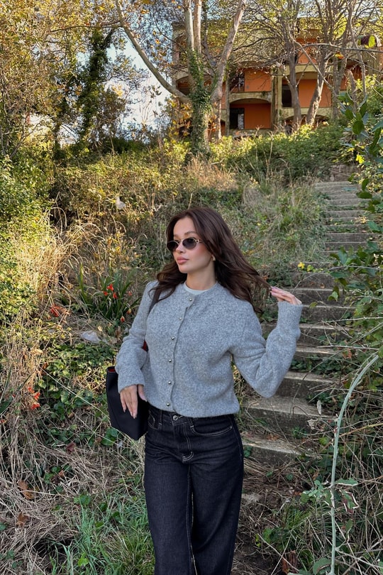 Gümüş Düğmeli Hırka Gri