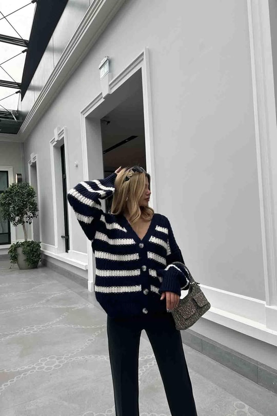 Oversize Yün Hırka Lacivert