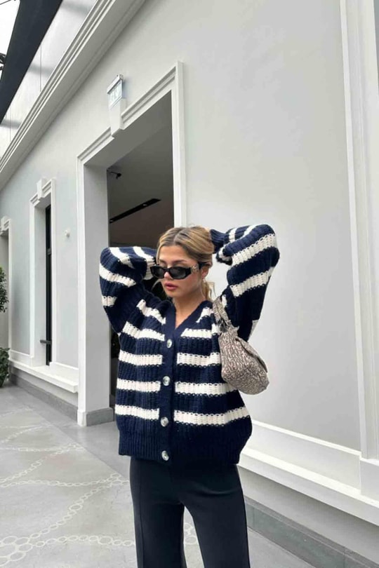 Oversize Yün Hırka Lacivert