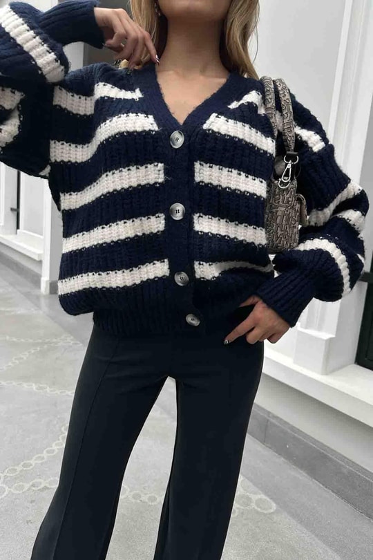 Oversize Yün Hırka Lacivert