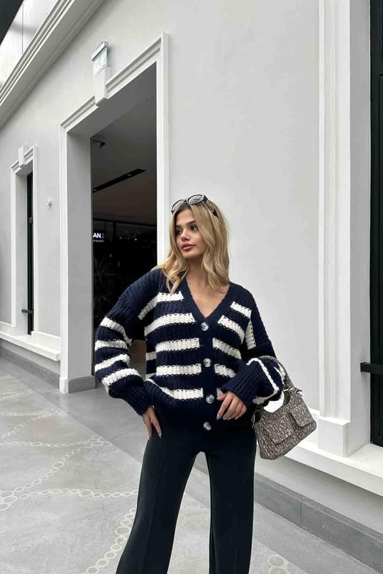 Oversize Yün Hırka Lacivert
