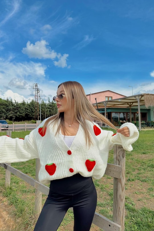 Strawberry Hırka Krem