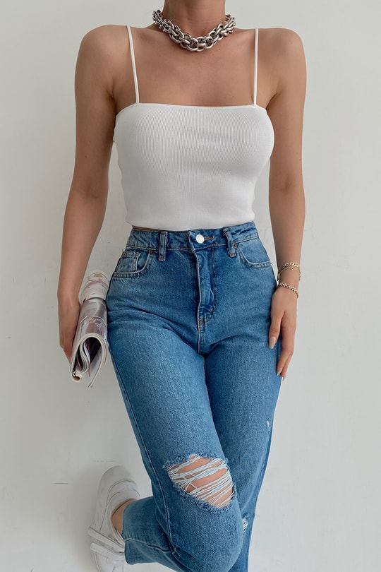 Distressed Mom Jean Mavi