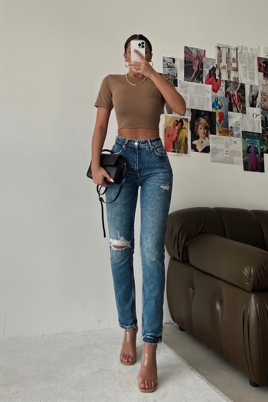 Distressed Mom Jean Mavi
