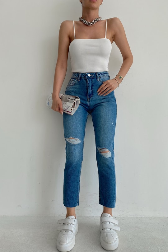 Distressed Mom Jean Mavi