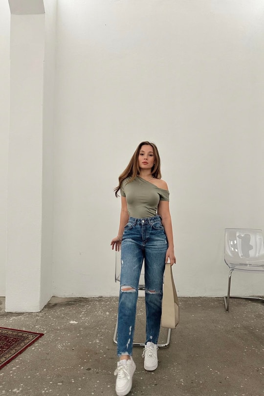 Diz Yırtıklı Mom Jean Mavi