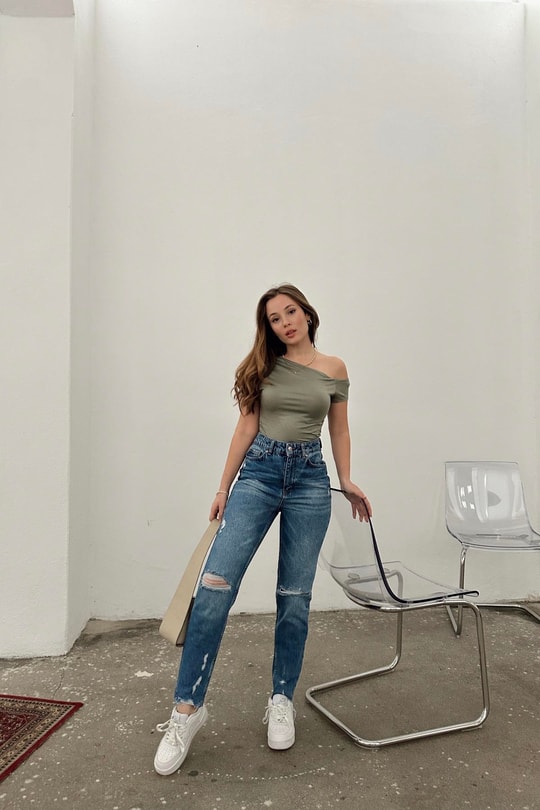 Diz Yırtıklı Mom Jean Mavi
