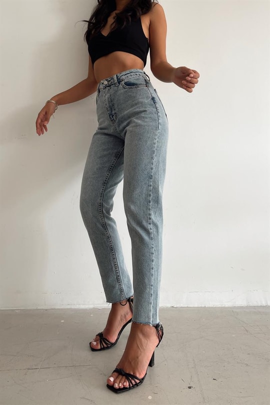 Highwaist Kesik Paça Yıkamalı Jean Açık Mavi