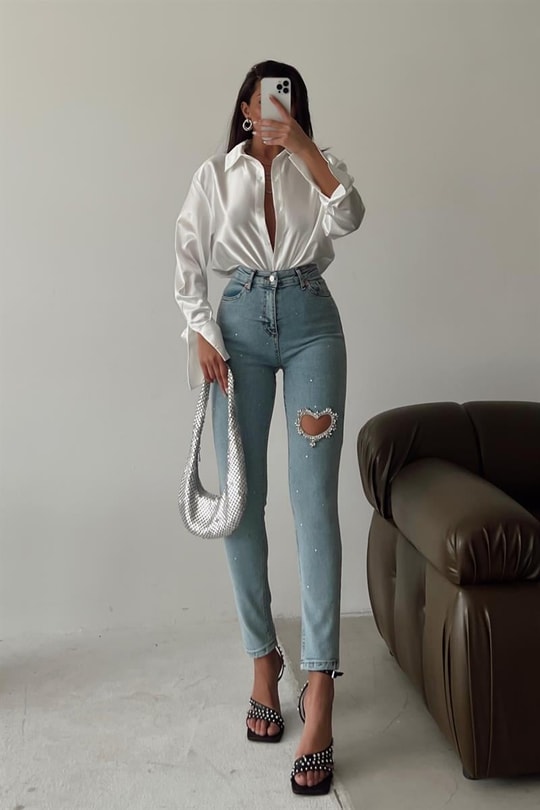 Kalp Taşlı Mom Fit Jean Buz Mavi
