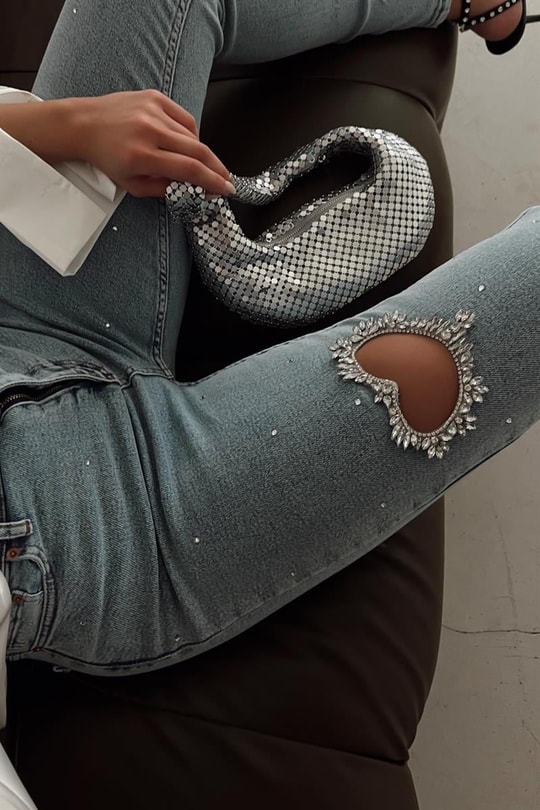Kalp Taşlı Mom Fit Jean Buz Mavi