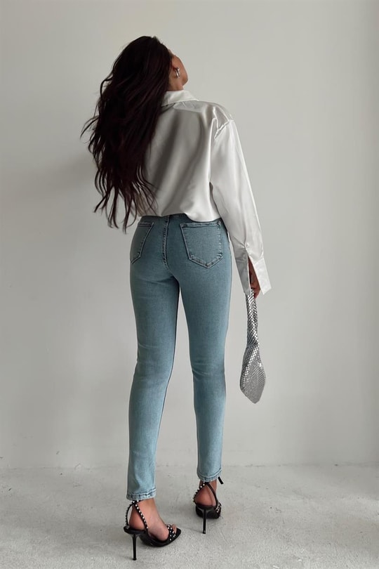 Kalp Taşlı Mom Fit Jean Buz Mavi