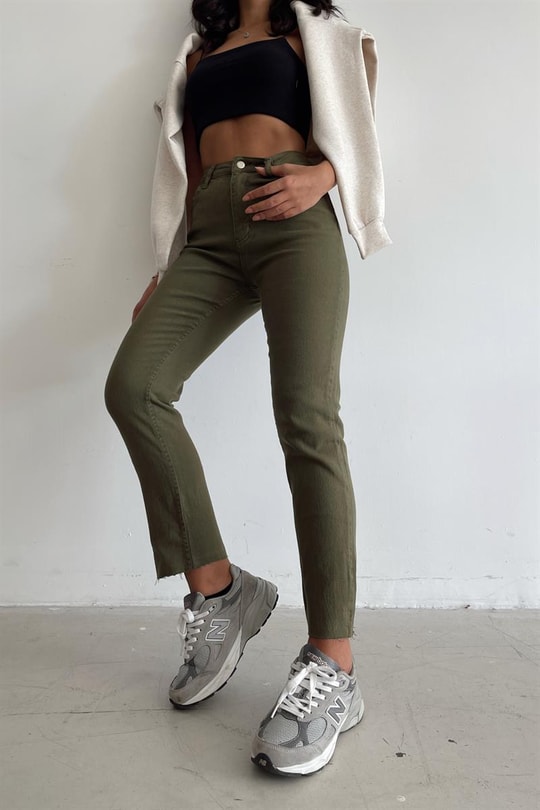 Kesik Paça Boyfit Jean Haki