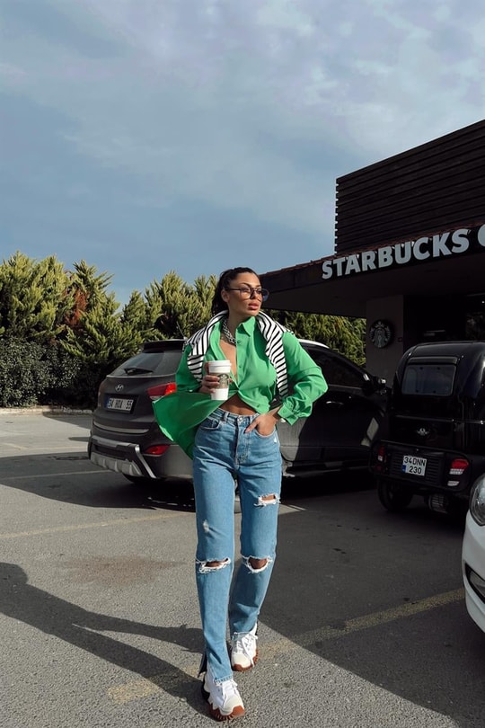 Paça Yırtmaçlı Distressed Jean Mavi