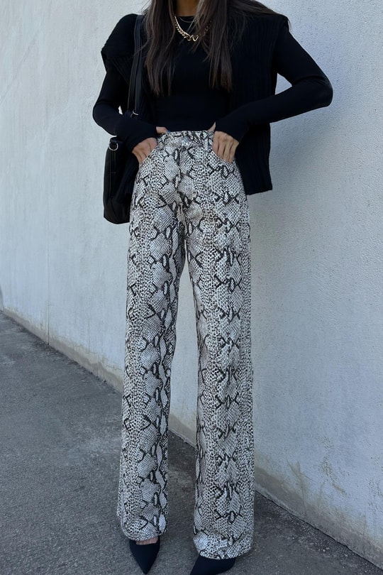 Snake Print Wideleg Jean Bej