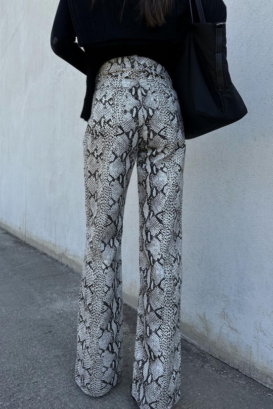 Snake Print Wideleg Jean Bej