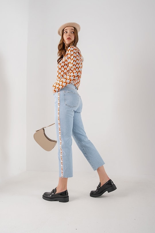 Yazı Şeritli Fit Jean Mavi