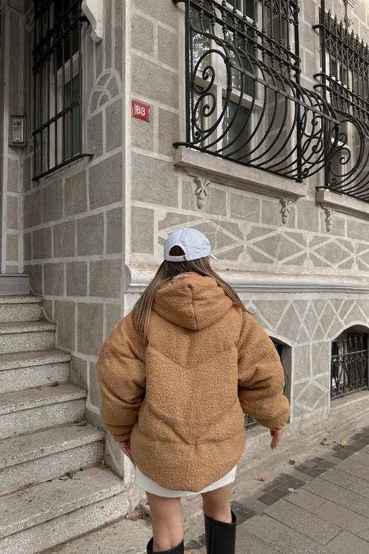 Deri Detaylı Puffer Mont Camel