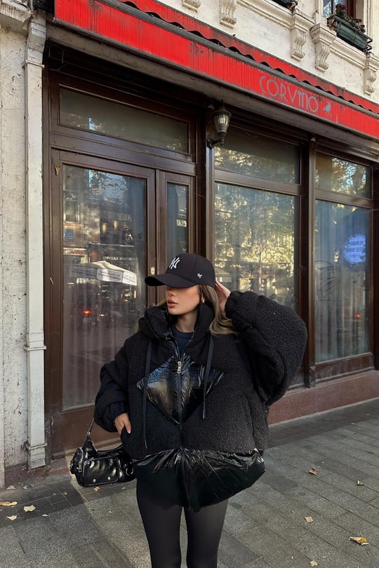Deri Detaylı Puffer Mont Siyah