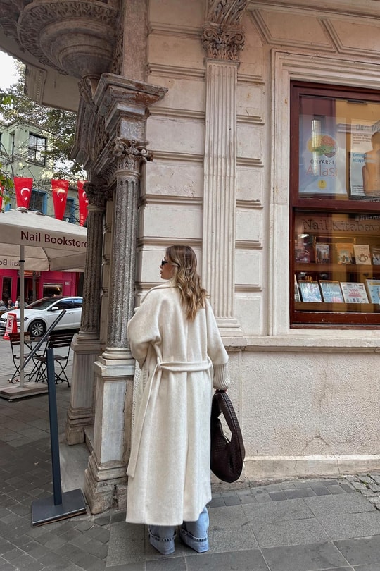 Premium Örme Detaylı Maxi Kaban Krem