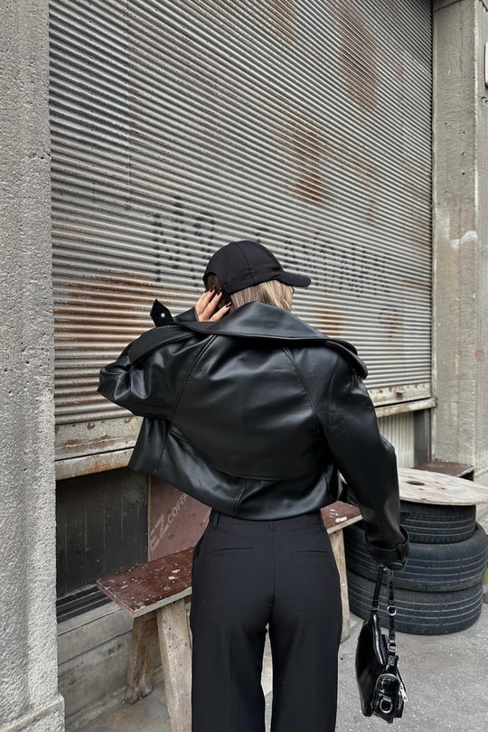 Vatkalı Cropped Deri Ceket Siyah