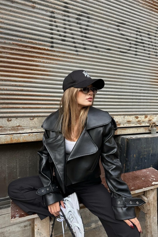 Vatkalı Cropped Deri Ceket Siyah