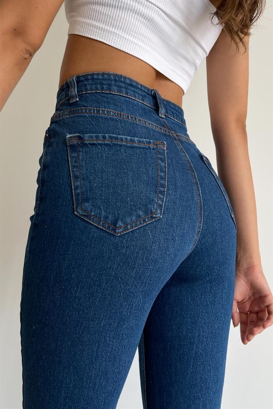 Paça Detaylı Mom Jean Koyu Mavi