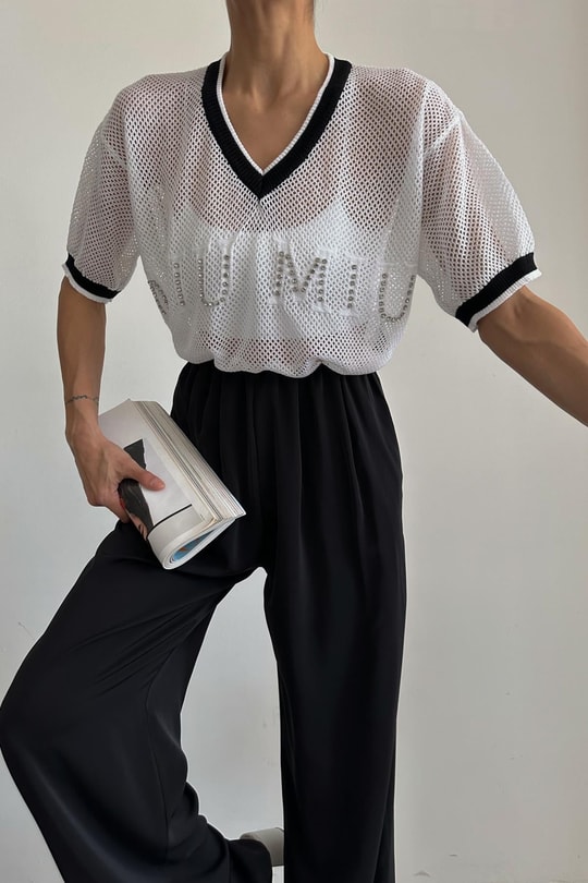 File Miu Triko Krem