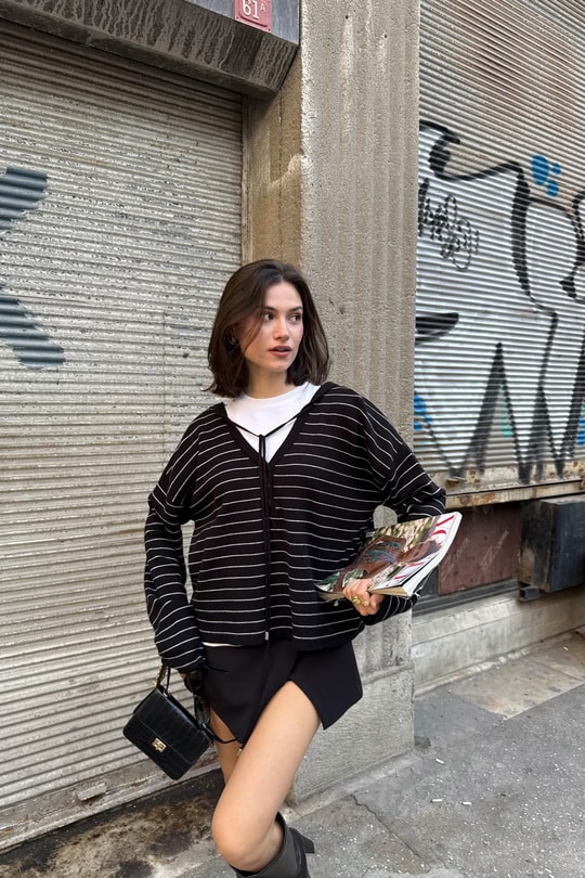 Kapşonlu İnce Çizgi Kazak Siyah