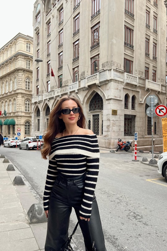Madonna Yaka Çizgili Triko Siyah