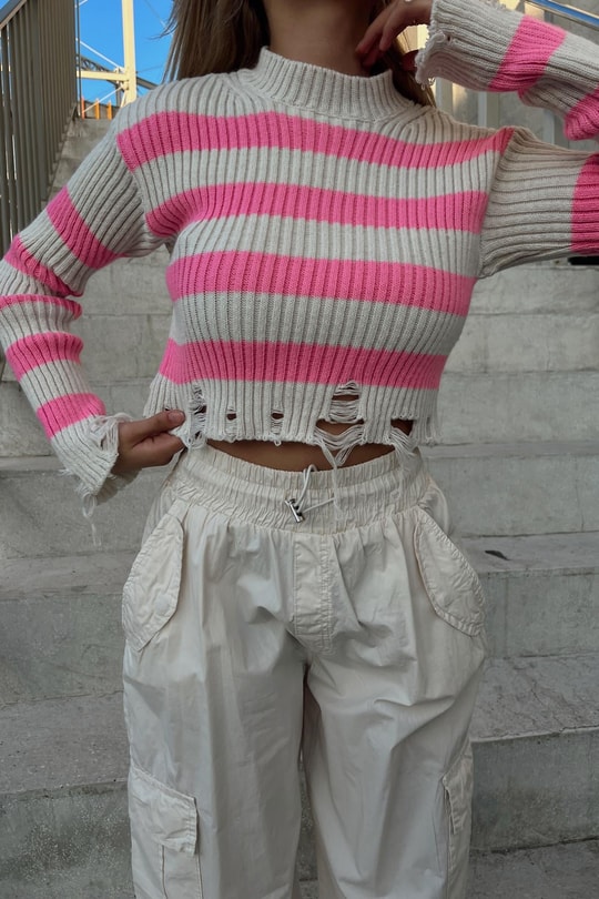 Yırtık detaylı Line Crop Kazak Pembe
