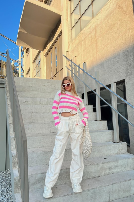 Yırtık detaylı Line Crop Kazak Pembe
